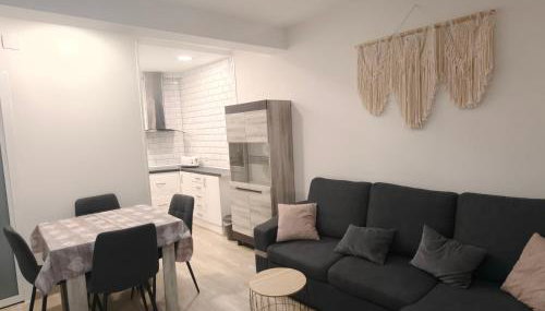APARTAMENTO FAMILIAR a 100 mts de la Playa Reformado 2025 con WIFI - Foto 1
