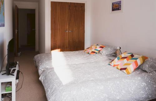 Lovely 2-Bed Flat Glasgow Harbour FREE parking - Pass the Keys - Foto 2
