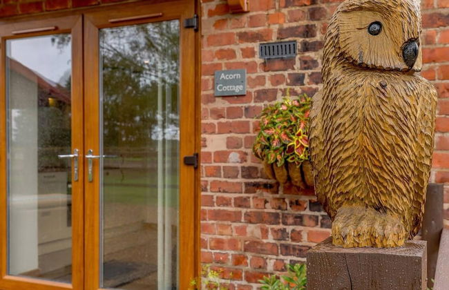 Charming 2-bed Cottage, Beautiful Views, Knutsford - Photo 23