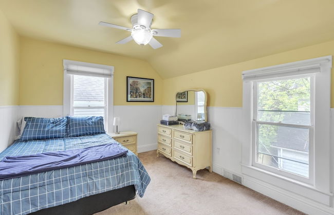 Unique Charmer: Outdoor Space & More Near Um 3 Bedroom Home by RedAwning - Foto 5