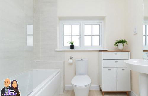 Kirkstall by Alt-Stay Contractor Accommodation - 4 Bed Contractor Home With Parking, Wi-Fi & Full Kitchen - Ideal For Long stays - Foto 8