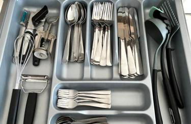 Großes Apartment mit Küche, Dusche, Badewanne, Balkon, Parkplatz vor dem Haus, ruhig gelegen, ADA4 - Foto 6