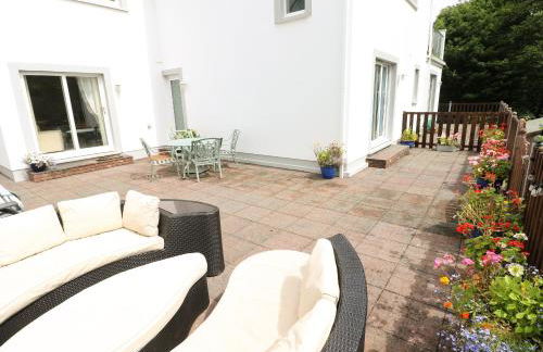 Charlecote House - Photo 15