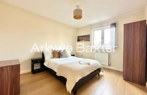 Modern 4-Bedroom House, Families and Contractors - Foto 10