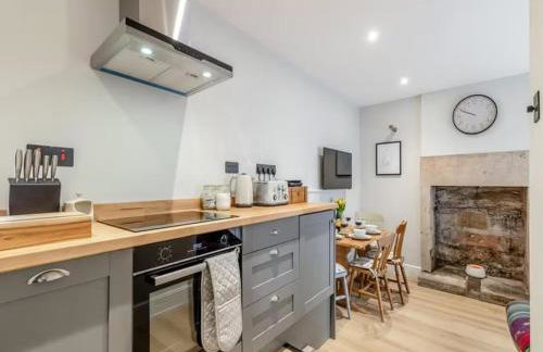 Cottage in the Heart of the Peak District - Photo 10