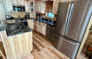 Luxury Cabin with Outdoor HotTub-NEW Construction - Foto 7