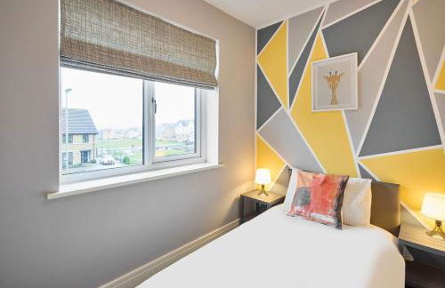 Modern Home with Garden, Corby - Foto 20