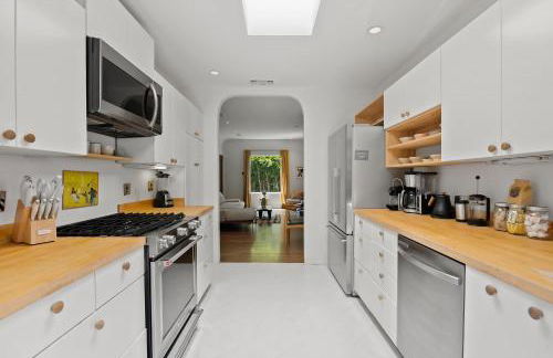 New Listing Midcity West Villa by Colby & Conrad - Foto 15
