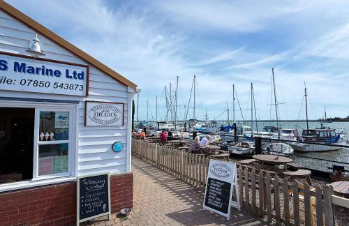 Navigation Cottage on the Historic Sea Lock overlooking the Nature Reserve - Foto 33