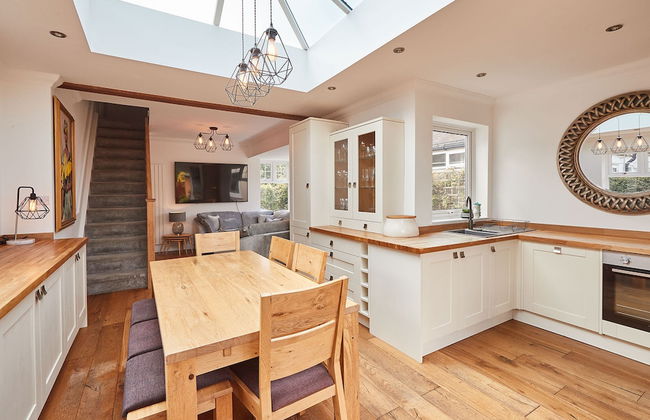 Host Stay Bankside Cottage - Photo 10