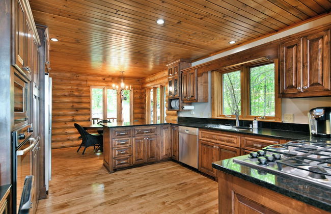 Lumberjack Lodge - Photo 10