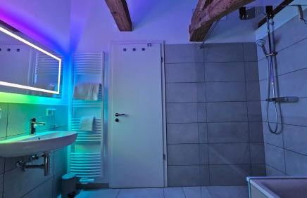 WOOD WORLD Luxury - Massage - Bergblick - Tranpolin- Parken - Foto 11