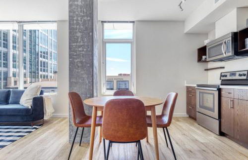 Downtown Bellevue 2BR w Lounge Gyms nr shops SEA-122 - Foto 6