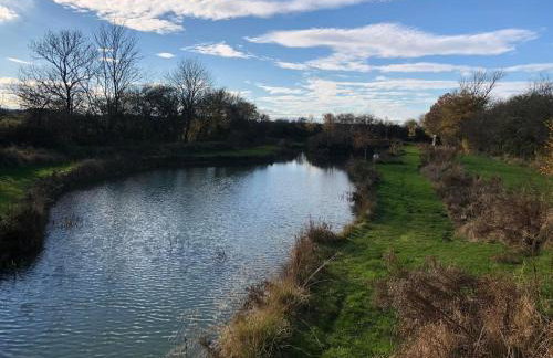 Spacious Lodge With Hot Tub - Foto 24