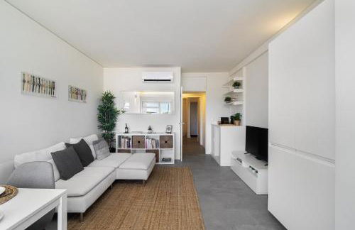 WHome Study & Surf Carcavelos 1-BED by Beach & Nova SBE - Photo 2