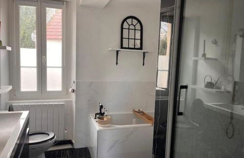 Charming renovated house in Fontaine-Henry - Foto 18