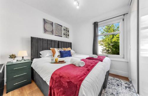 Spacious 3 beds home Close to Southampton GENERAL HOSPITAL - sleep 9 - Free Parking - Pool table - 2 Large TVs - Foto 61