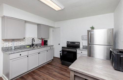 Spacious 9BR Home Ideal for Groups Near Downtown - Foto 6