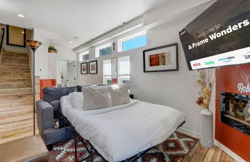 A-Frame Wonders Hot Tub w Mountain Views - Foto 12