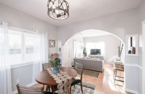 5 Bedroom House Cheerful Bungalow with AC Pet Friendly - Foto 11