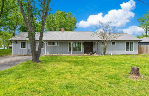 Lake Escape Lakefront Lodge at Red Bud Cove - Foto 17