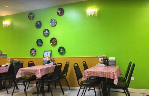 1BR Trendy Basement Apt with Laundry & Parking - Central Trendy - Foto 10