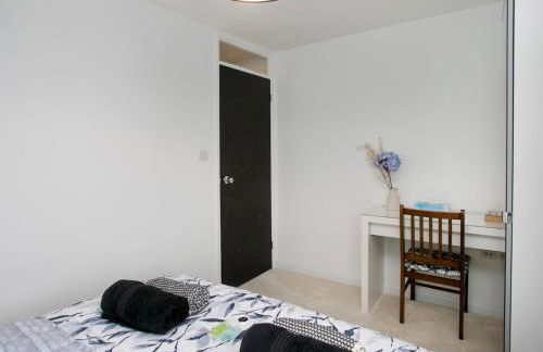 Charming Home - Free Parking - Private Garden - Pass the Keys - Foto 30