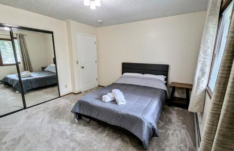 Spacious Downtown 2-bdrm Apartment - Photo 52