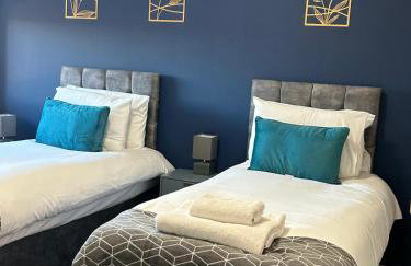 4 Beds 2 Bath Lift Refurbished MONTHLY DISCOUNTS - Foto 1