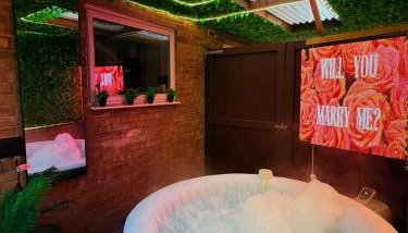 Hot Tube&Private Driveway&11 Guests Family&Contractors Bedford - Foto 3