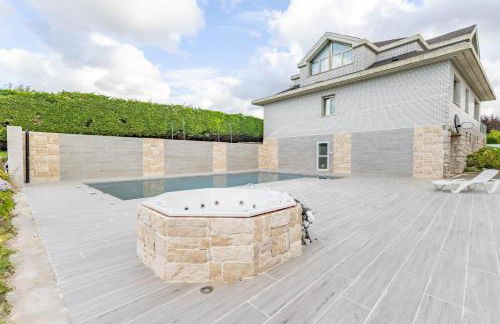 Villa Cantabria I Piscina I Jacuzzi I Bbq I Jardines I Wifi - Foto 16