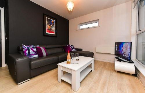 Cardiff Bay Retreat Sleeps 4 Parking - Pass the Keys - Foto 10