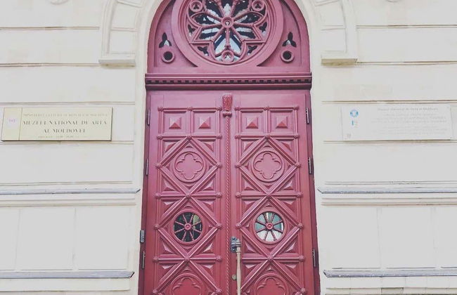 Tour por Chisináu + Visita a la bodega Mileștii Mici - Foto 4