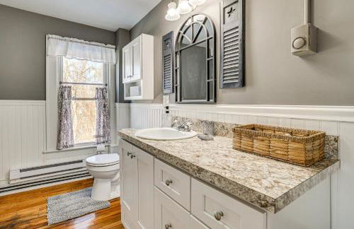 Easy Beach Access! Classic New London Charmer - Foto 15