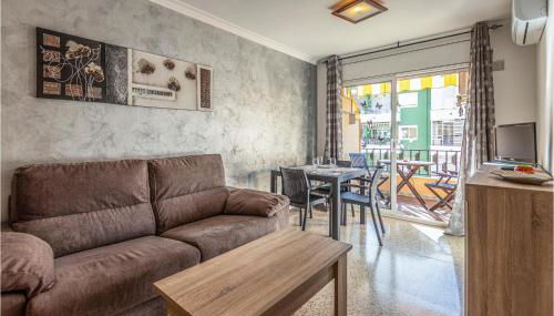 Gorgeous Apartment In Pineda De Mar - Photo 2