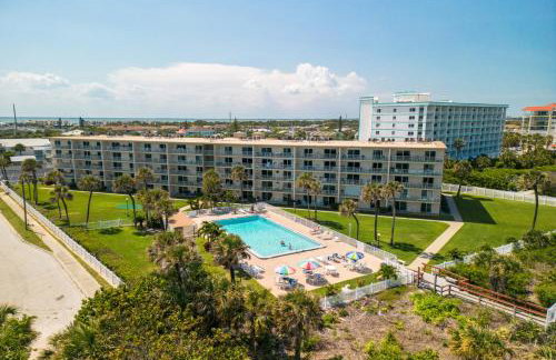 Cocoa Beach Towers - Oceanfront Resort with Heated Pool, Tennis Steps from the Pier - Foto 41