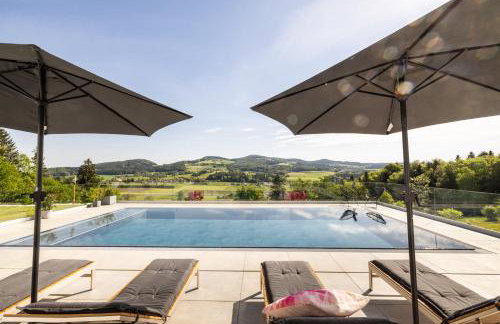 Haus Vogl Anger - Ferienwohnungen mit privater Sauna und beheizten Salzwasser Pool in Panoramalage und Nähe zu Salzburg und Berchtesgaden - Foto 1
