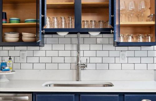 Cozy Southside Pitt home w/ Pool Table +Yard - Foto 14