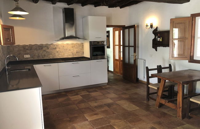 Lush Farmhouse in Sant Miguel de Balansat with Hot Tub & Private Pool - Foto 9