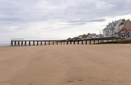 Sunlit Garden Escape Normandy - Foto 63