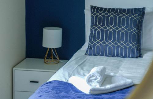 Register House Family or Contractor 4bed with Garden Driveway - Foto 25