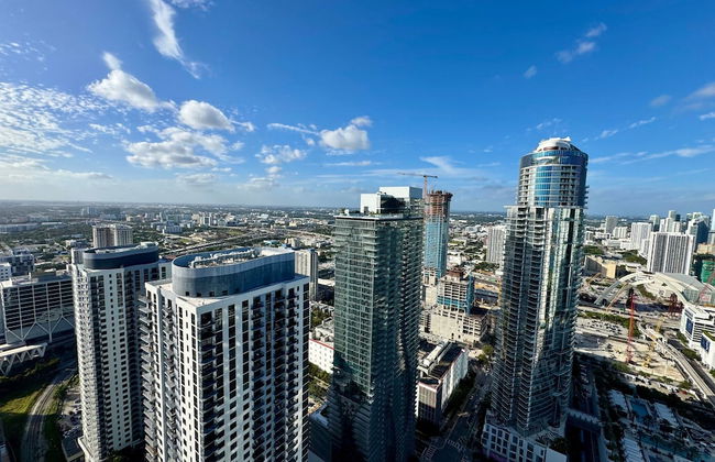 Sky-high Luxury in Downtown Miami - Photo 6