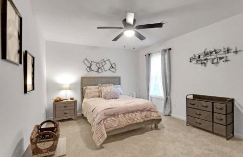 Retro Cumberland 2-Story Hangout near Six Flags - Foto 24