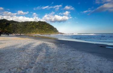 LINDO SOBRADO PERTINHO DA PRAIA - WiFi 600 MEGAS - Foto 64