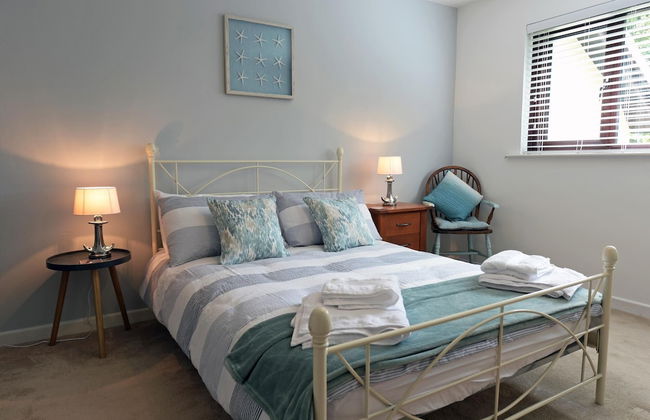 Valley Retreat - Peaceful Location, Walk to Beach, Parking - Photo 19