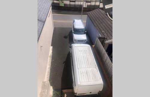 Bee Hive Merthyr Tydfil - Photo 15