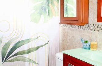 4-bedroom pool house in peaceful Sunrise with AC, WiFi, King bed - Foto 10