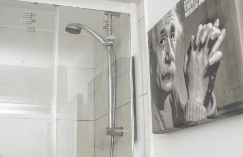 Modern 4 Bedroom House Sleeps 10 Free Parking Liverpool - Foto 62