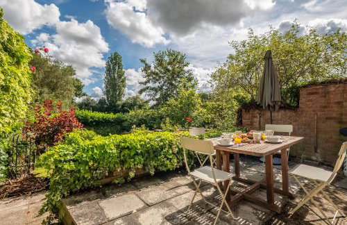 Brimming with Medieval charm - Weavers Cottage - Foto 19