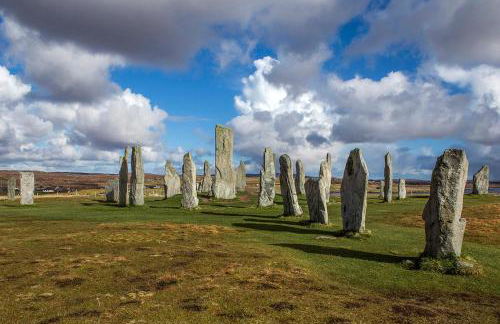 Carloway Self Catering, 5A Upper Carloway, Isle of Lewis, Outer Hebrides - Off grid, outdoor, wood fired hot tub and infra red sauna - Photo 3
